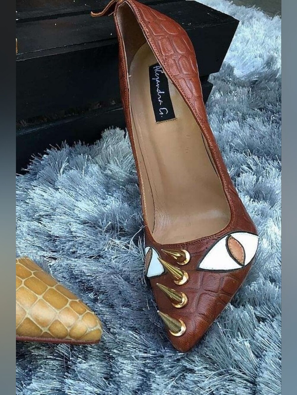 Alejandra G Arantonia Dinosaur Brown Croc-Embossed Pointed Toe Pump Gold 8.5 NIB